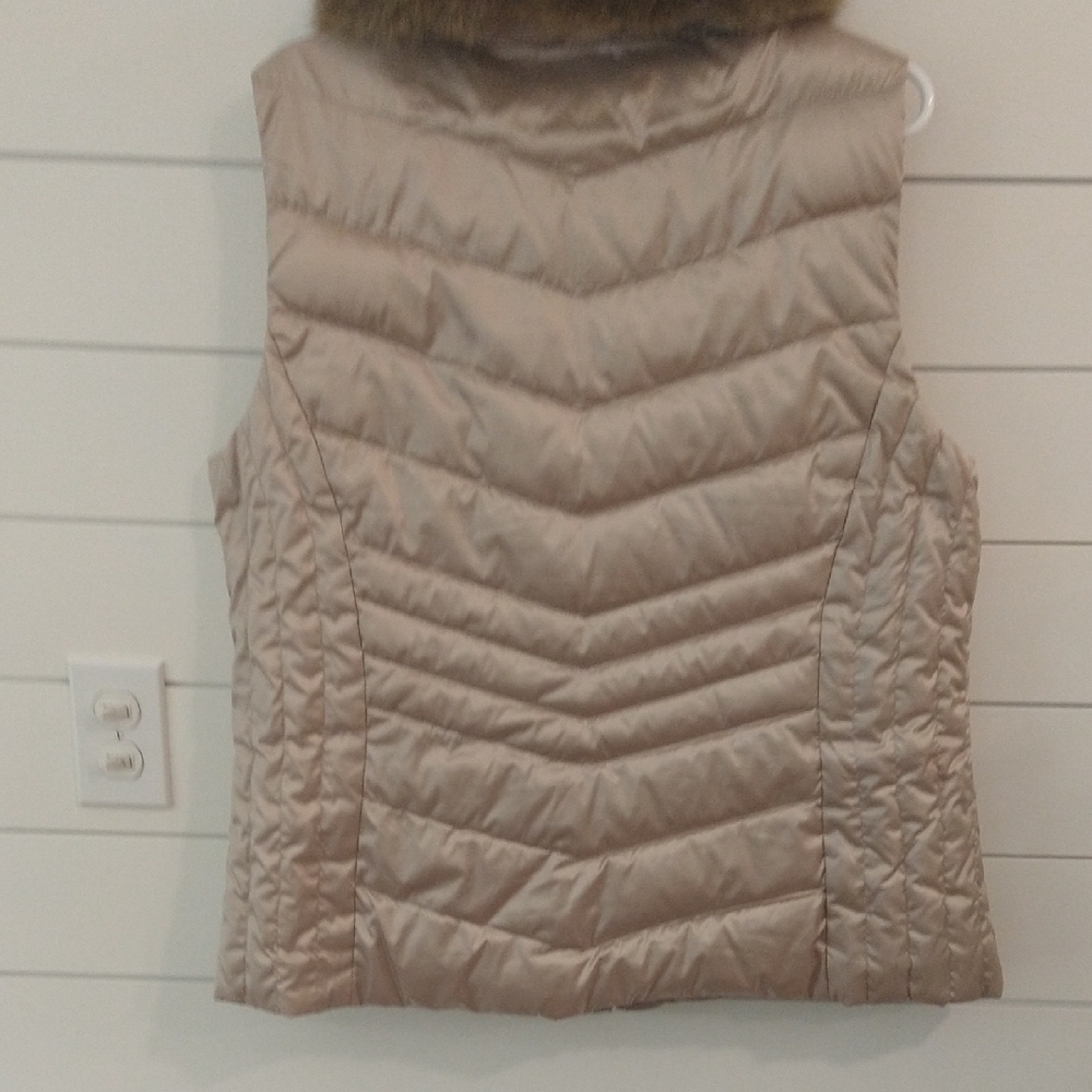 Talbots Light Brown Puffer Vest with detachable Faux Fur Collar - Picture 5 of 7